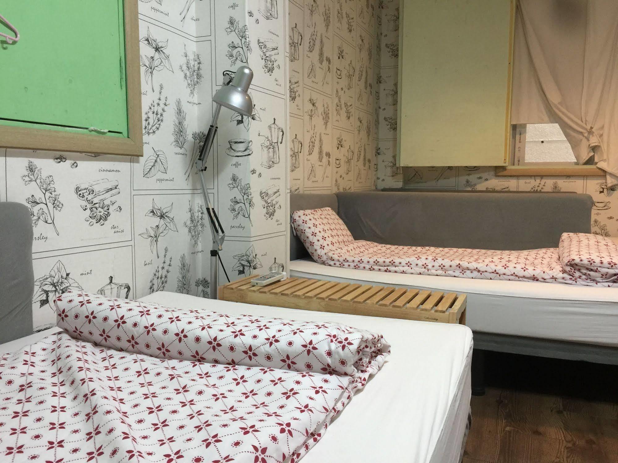 Backpackers In Jeju City Center Εξωτερικό φωτογραφία