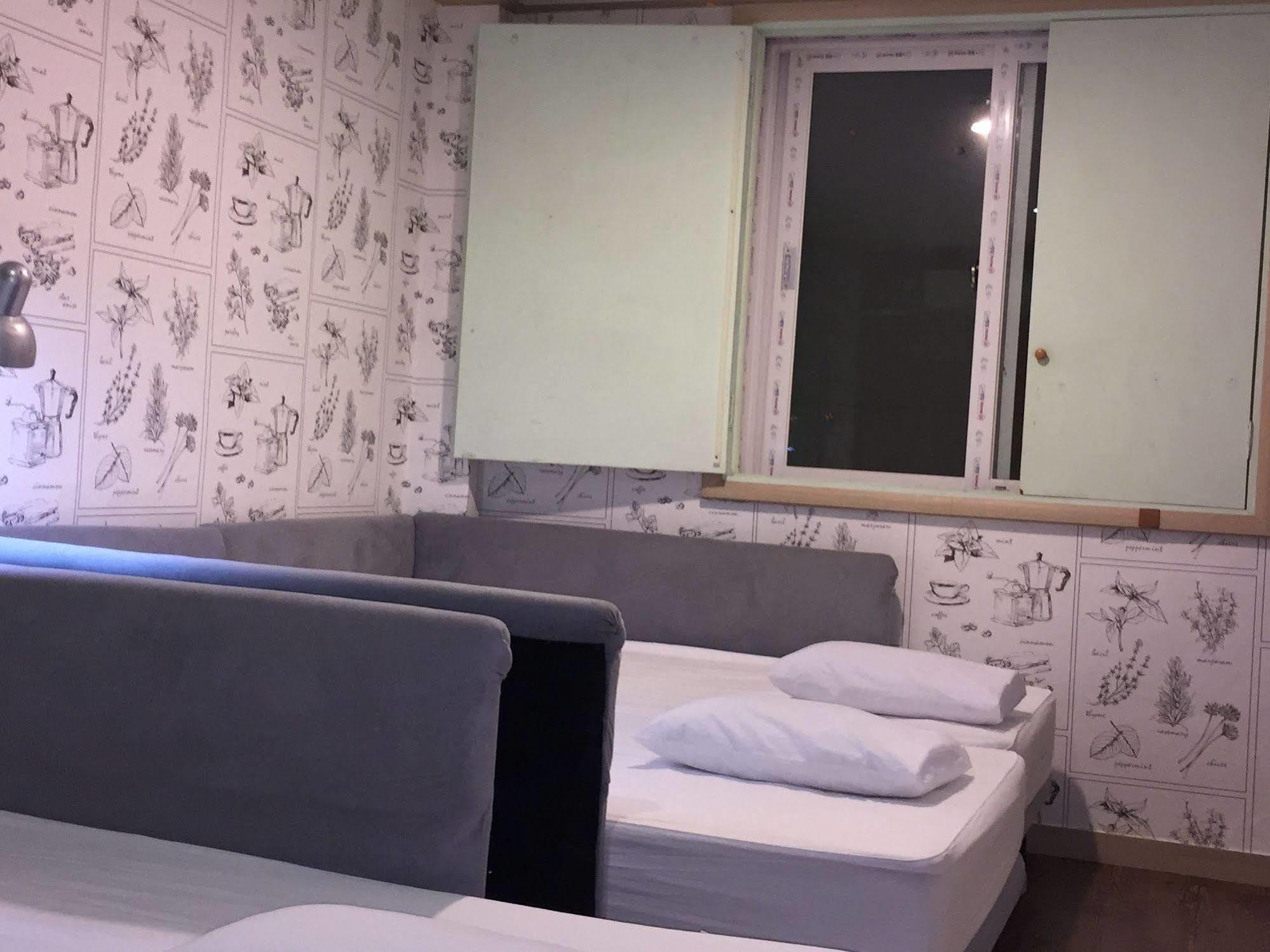 Backpackers In Jeju City Center Εξωτερικό φωτογραφία