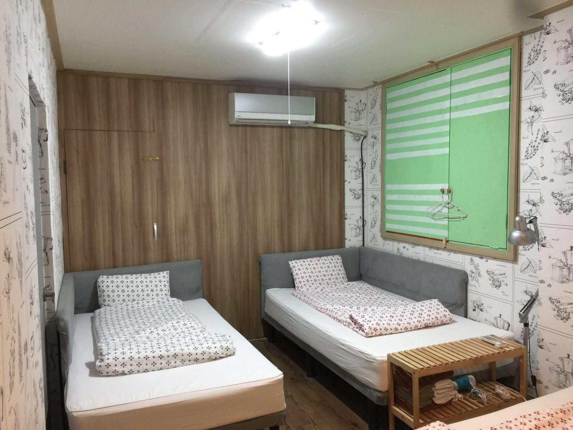 Backpackers In Jeju City Center Εξωτερικό φωτογραφία
