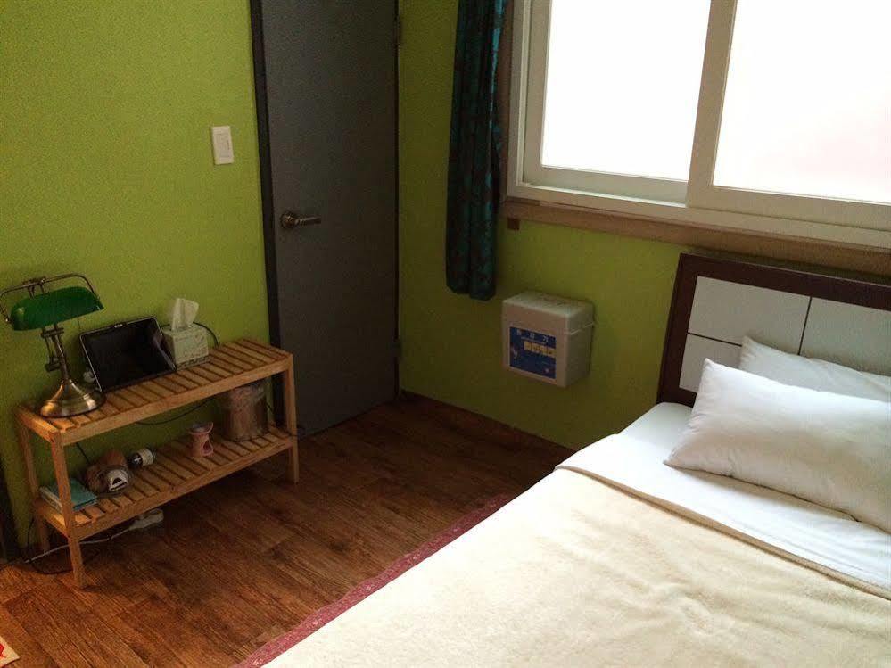 Backpackers In Jeju City Center Εξωτερικό φωτογραφία
